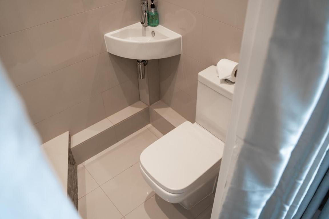 Perfectly Located Central Chester Town House -2Br Zewnętrze zdjęcie