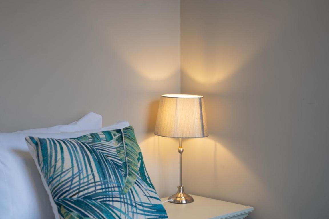 Perfectly Located Central Chester Town House -2Br Zewnętrze zdjęcie