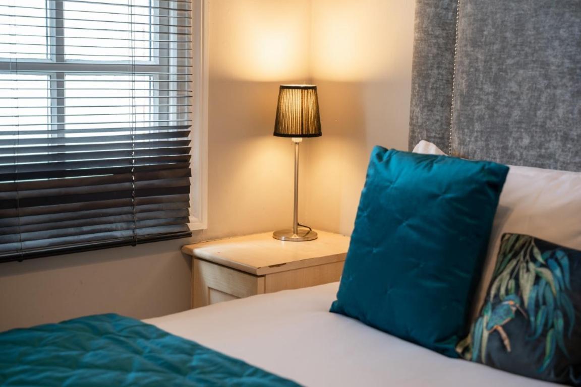 Perfectly Located Central Chester Town House -2Br Zewnętrze zdjęcie