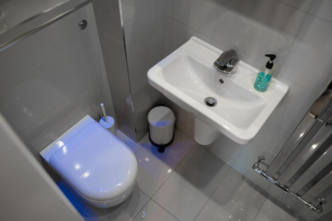 Perfectly Located Central Chester Town House -2Br Zewnętrze zdjęcie