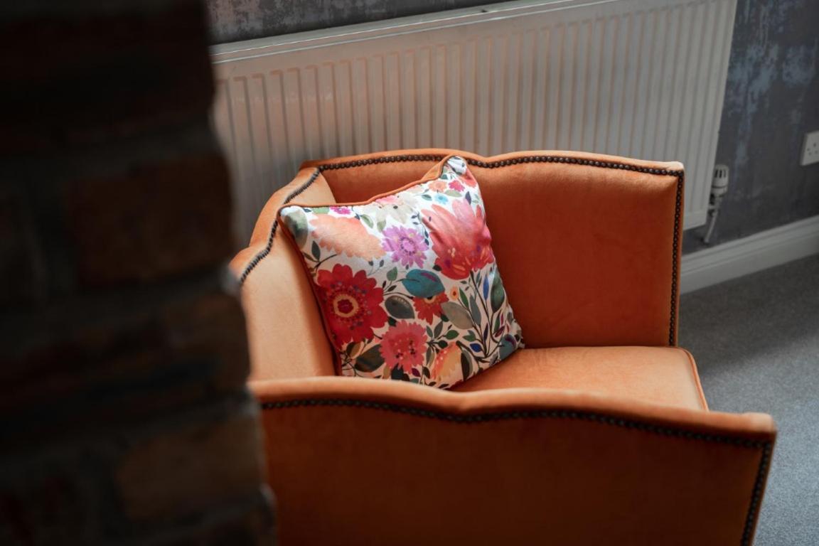 Perfectly Located Central Chester Town House -2Br Zewnętrze zdjęcie