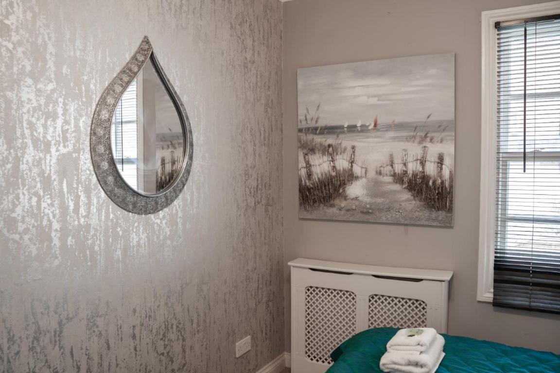 Perfectly Located Central Chester Town House -2Br Zewnętrze zdjęcie