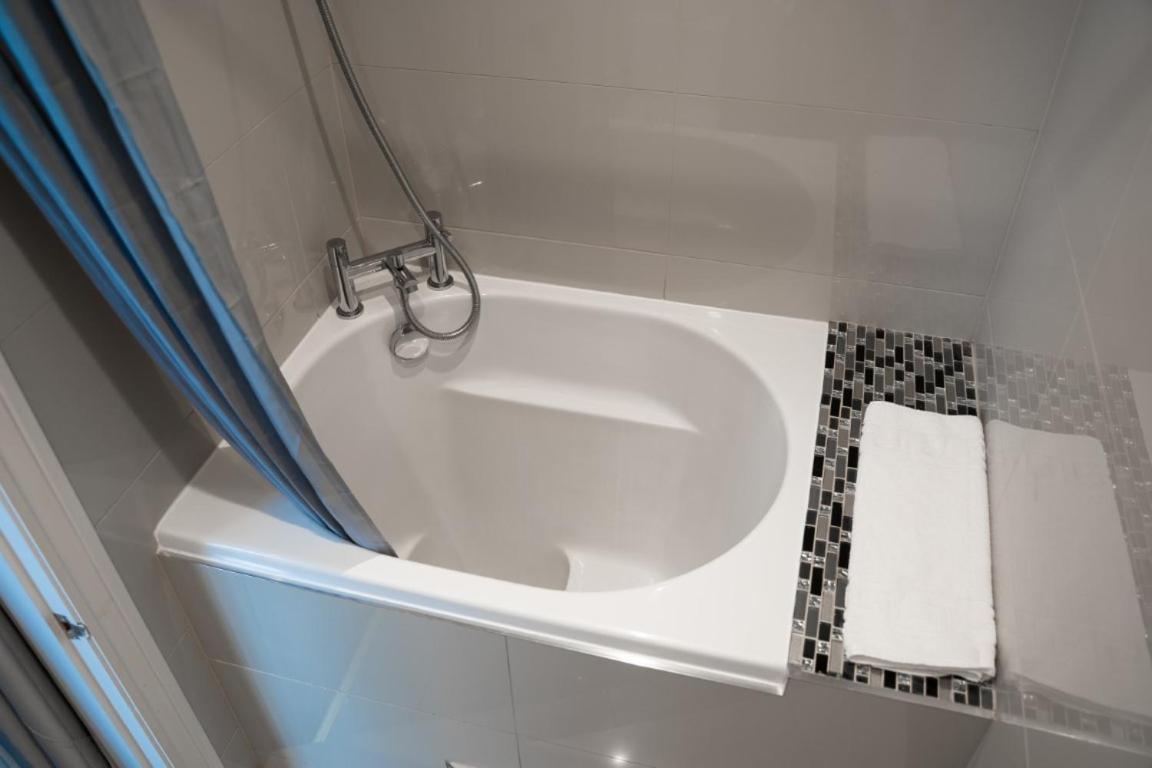 Perfectly Located Central Chester Town House -2Br Zewnętrze zdjęcie