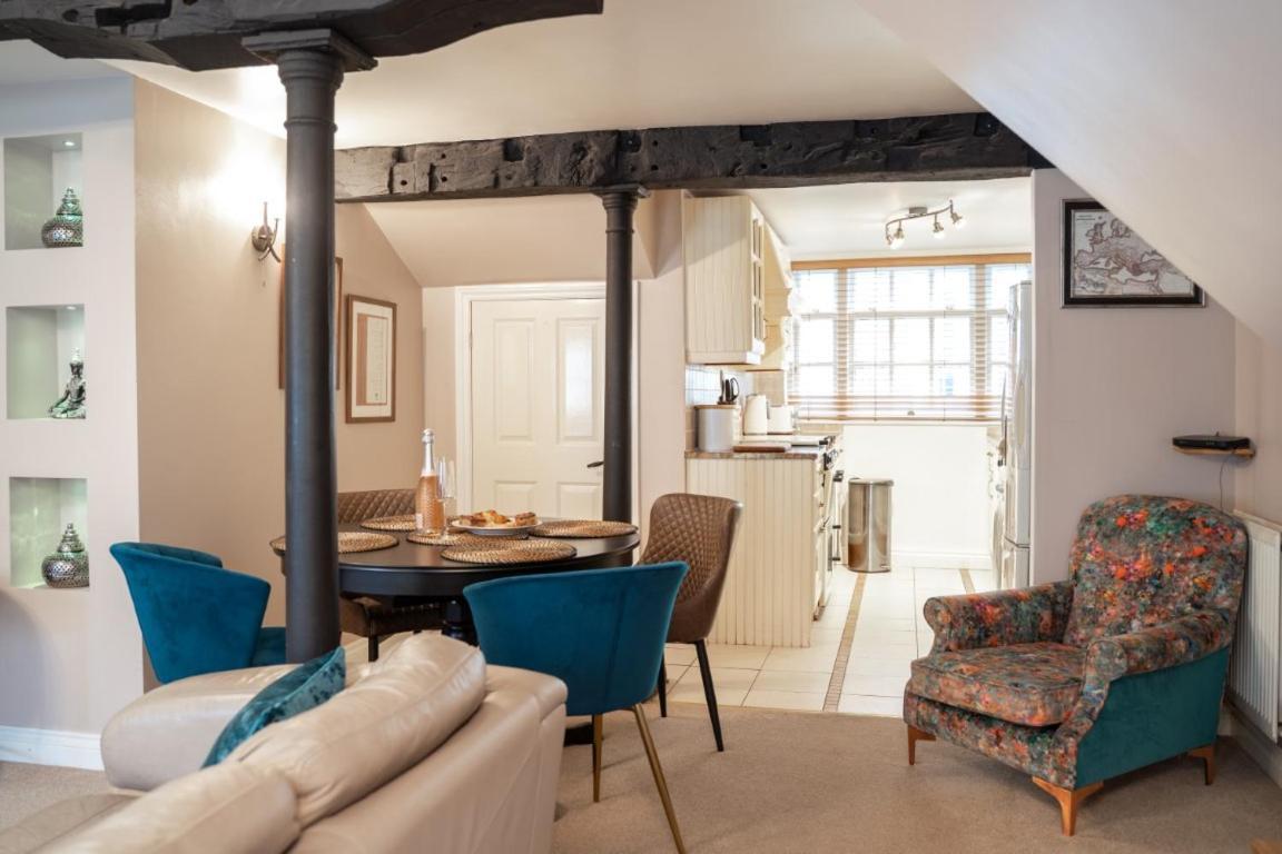 Perfectly Located Central Chester Town House -2Br Zewnętrze zdjęcie